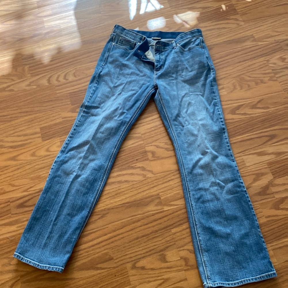 Levi 525 jeans